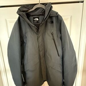 The North Face Men's medium gatekeeper jacket